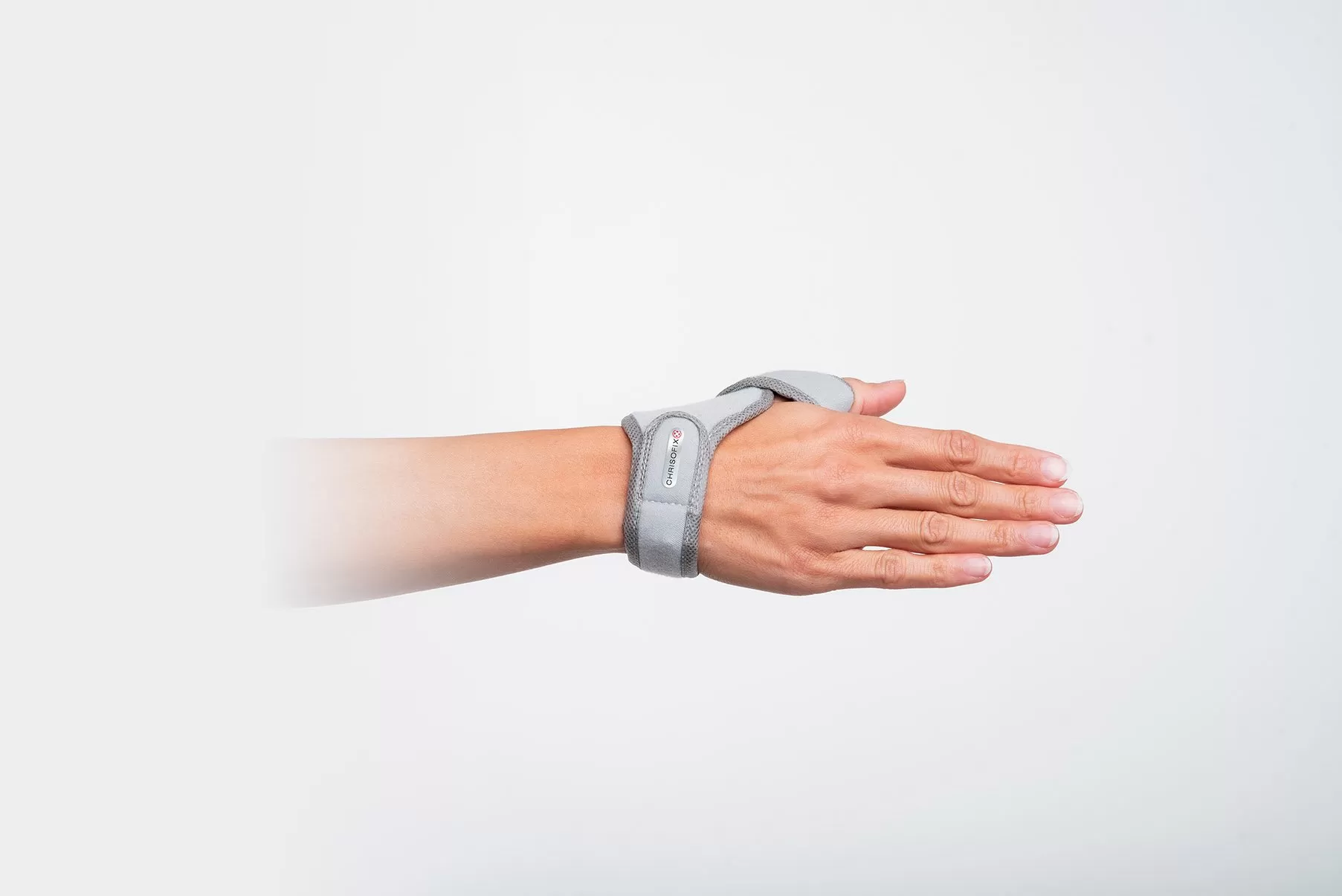 Dorsal view of a Chrisofix orthosis for skier’s thumb